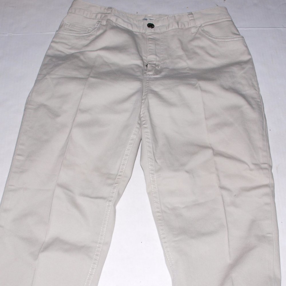 Cherokee Women's Khaki Capri Pants